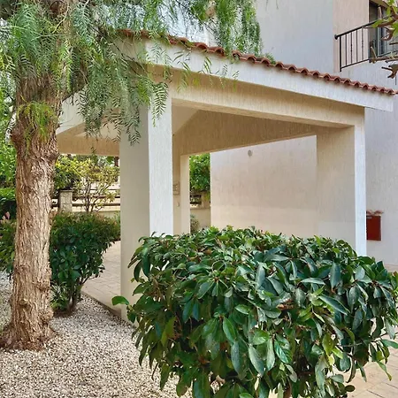 Semesterbostad Seaview Mia Lachi