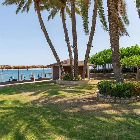 Semesterbostad Seaview Mia Lachi